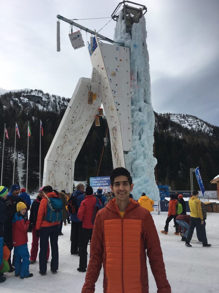 مدال ارزشمند نقره بر گردن «سید عماد حسینی» در رقابت های یخنوردی قهرمانی جوانان جهان / لیختن اشتاین