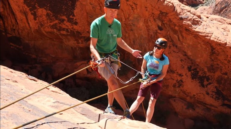 نصب محافظ طناب دره نوردی کوه پلاس اسماعیلی