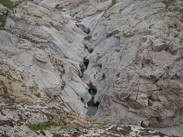 پاکسازی هفت حوض خلج مشهد کوه پلاس