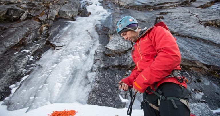 لباس کوهنوردی کوه پلاس