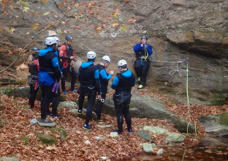 کارگاه تراورس آزاد شونده دره نوردی کوه پلاس